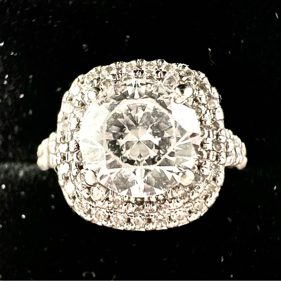 2.4 CT Center Diamond 14k White Gold Engagement Ring and Wedding Band Set - Picture 4 of 14